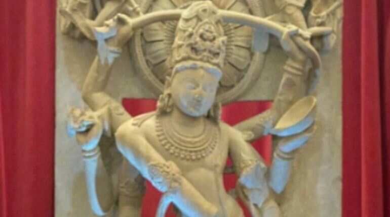 10th century stolen Shiva statue returns to India from UK 10th century stolen Shiva statue returns to India from UK