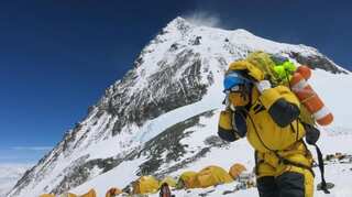 Mount Everest empties as COVID-19 strikes tourism in Nepal