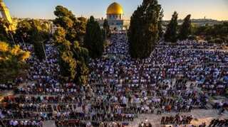Mosques full despite Pakistan's Covid third wave