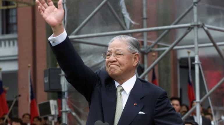 Former Taiwan president dubbed 'Mr Democracy' dies aged 97 Former Taiwan president dubbed 'Mr Democracy' dies aged 97