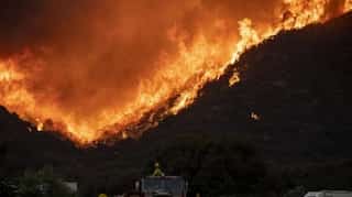 'Apple Fire' raises the heat in California as temperature touches 41° C