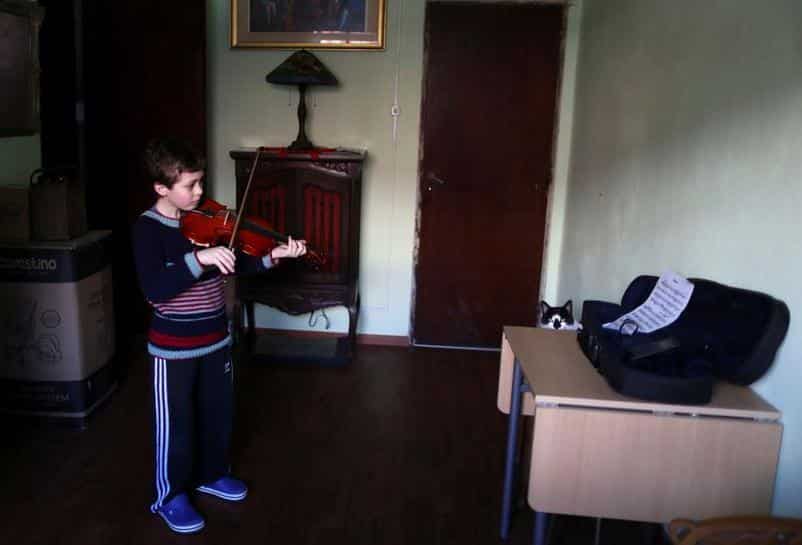 Argentina: Young Musicians rehearse together on Zoom video chat amid pandemic