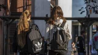 Thousands of students return as schools reopen in Germany