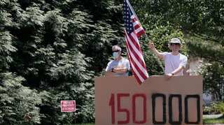 US COVID-19 deaths rise for fourth week, new cases drop 5%