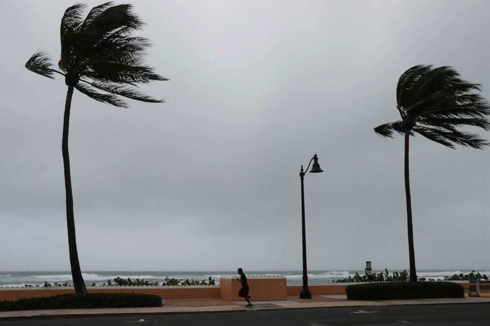 Storm Isaias batters Carolinas | Tropical storm warning extended to rhode island | WION