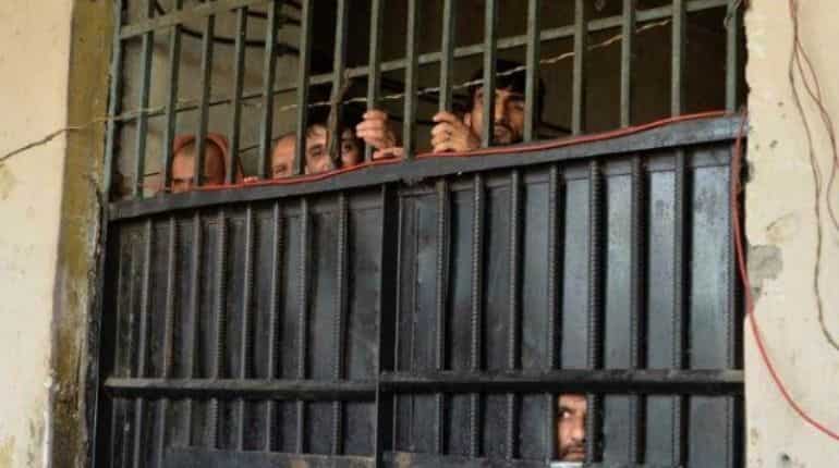 Islamic State jihadists on the run after Afghan prison raid Islamic State jihadists on the run after Afghan prison raid