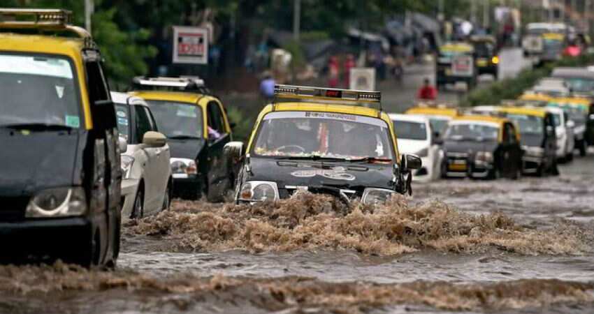Flood like situation in Mumbai after heavy downpour | Heavy rains batter Mumbai | South-West Monsoon