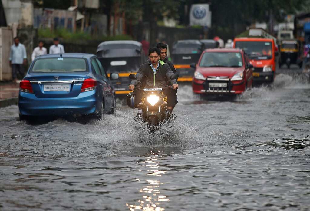 Rain intensity reduces after setting records in Mumbai