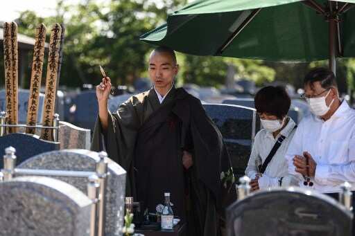 Meet Akasaka, the beatboxing monk in Japan