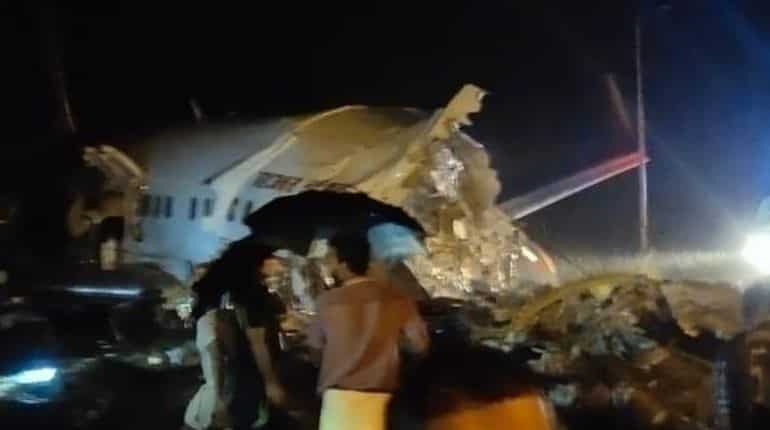 Kerala plane tragedy: Prez, VP, PM express sadness, condole loss of lives