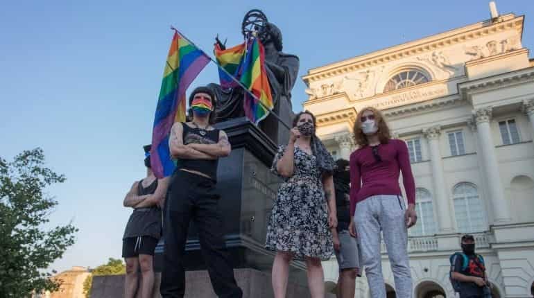 Poland LGBT protests: Police detain 48 people amid crackdown on activists Poland LGBT protests: Police detain 48 people amid crackdown on activists