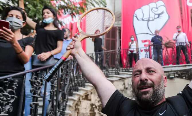 How Beirut blast briefly handed foreign ministry to protesters
