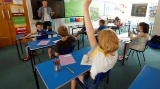 England: Debate over free school meals accelerates as half term begins