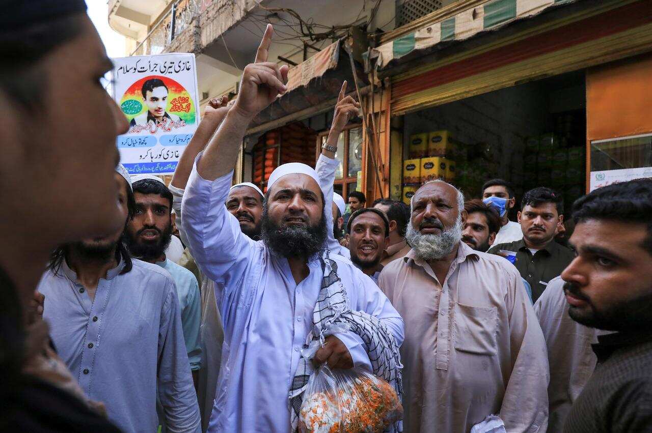 Pakistan teen feted for killing US blasphemy suspect Pakistan teen feted for killing US blasphemy suspect