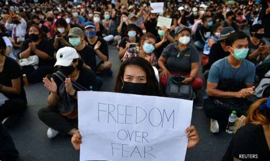 Anti-monarchy protests in Thailand: Calls for curbs on King's powers