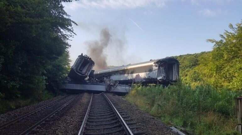 Top 10 world news today: Scottish train derailment, Hong Kong suspends extradition agreements and more