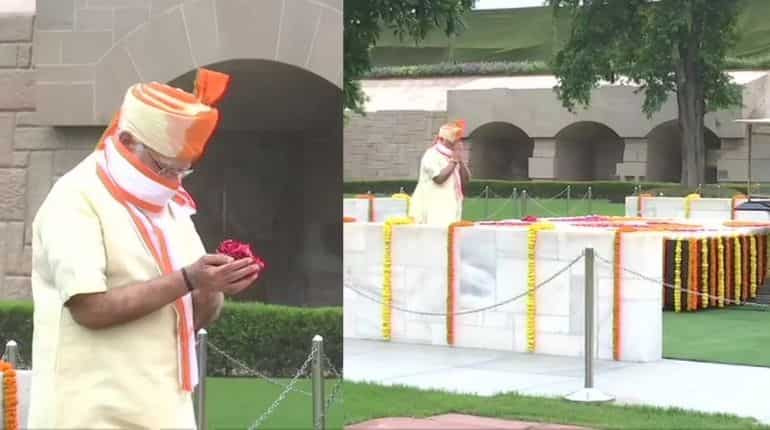 Narendra Modi at Raj Ghat