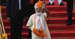 PM Modi continues 'saafa' tradition; sports a saffron and off-white headgear during I-Day address