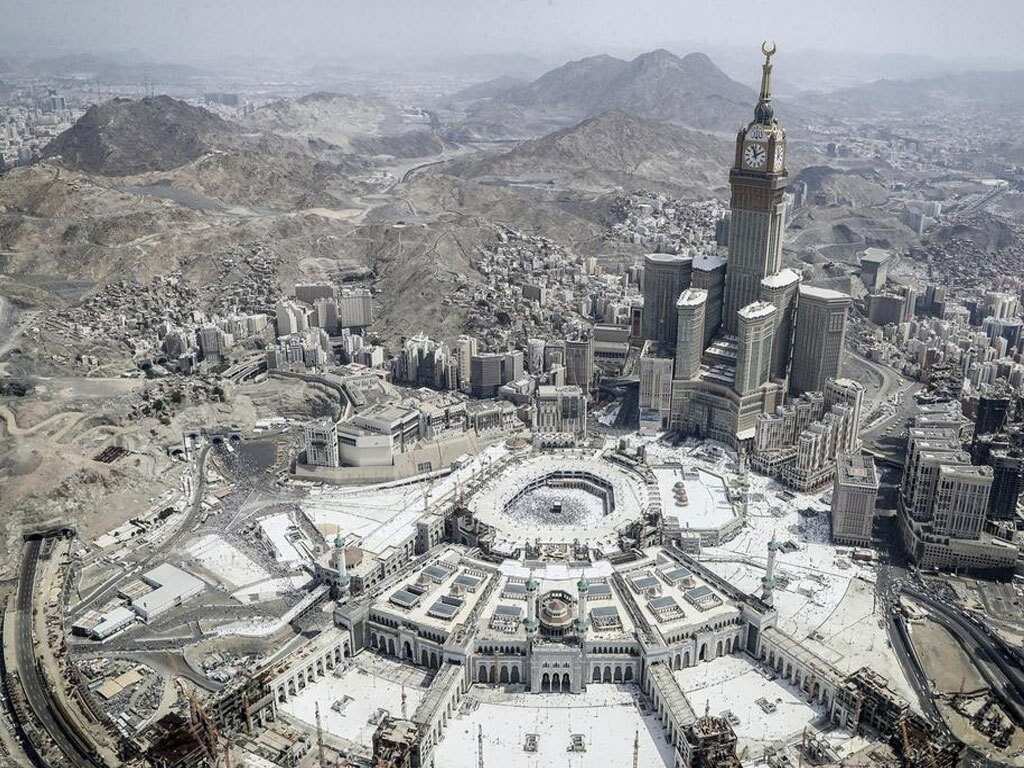 Saudi Arabia appoints ten women in senior roles in holy mosques Saudi Arabia appoints ten women in senior roles in holy mosques