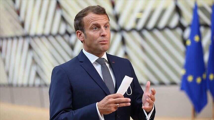 French President offers to mediate in Belarus power struggle