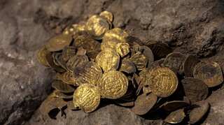 Young volunteers unearth 1,000 years old gold coins in Israel