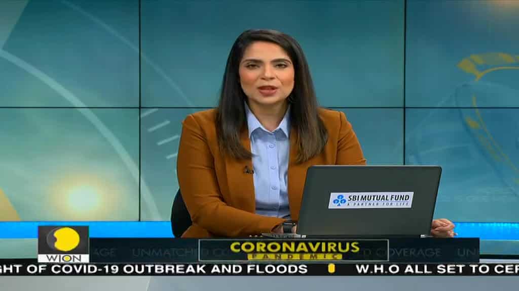 Chilean couple disinfects subway to survive economically