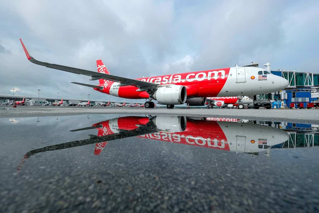 Losses deepen at AirAsia X | Airline stops selling tickets for future dates