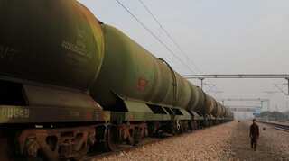 Indian state refiners halt oil imports from Chinese companies: Sources