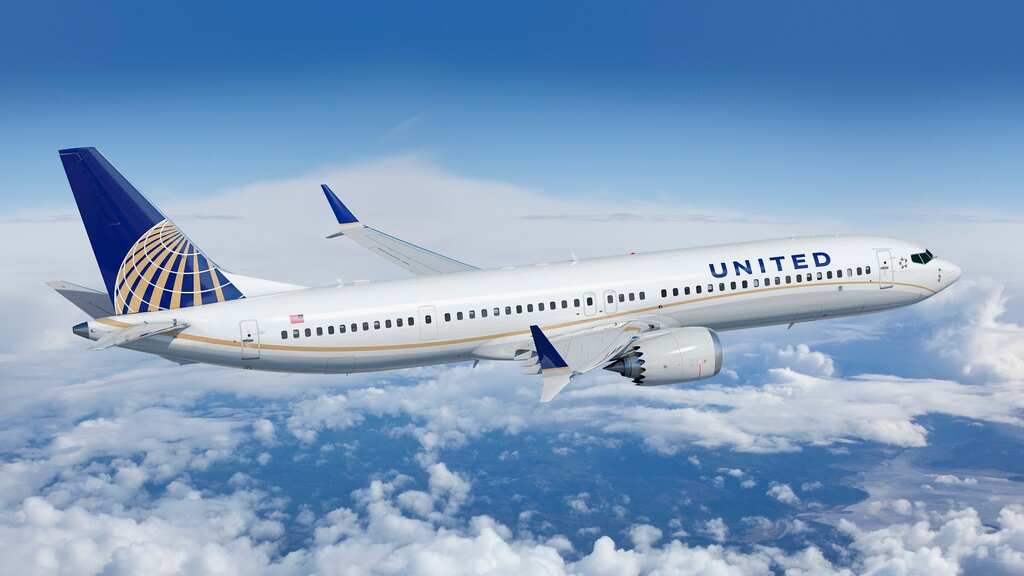 United Airlines announces biggest pilot job cut in its history