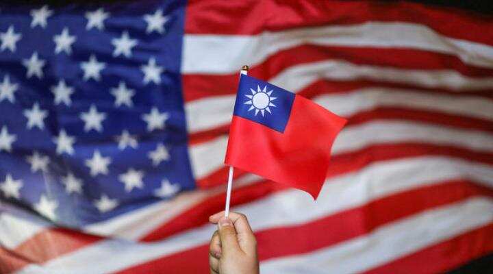 US seeks to contain Beijing anger after Biden vows Taiwan defence