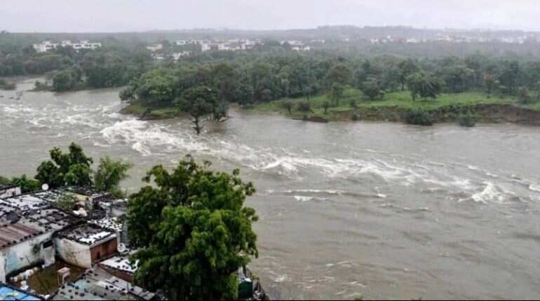 Madhya Pradesh rain: 1 killed in house collapse, 60 rescued by IAF chopper Madhya Pradesh rain: 1 killed in house collapse, 60 rescued by IAF chopper