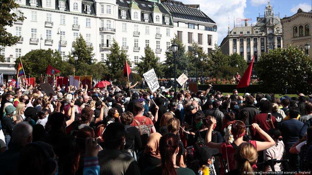 Norway: Anti-Islam protester ripped pages from Muslim holy book