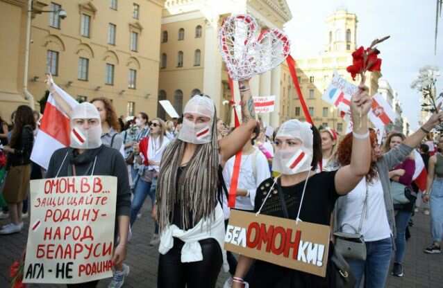 Belarus protesters keep pressure on Lukashenko with new march Belarus protesters keep pressure on Lukashenko with new march