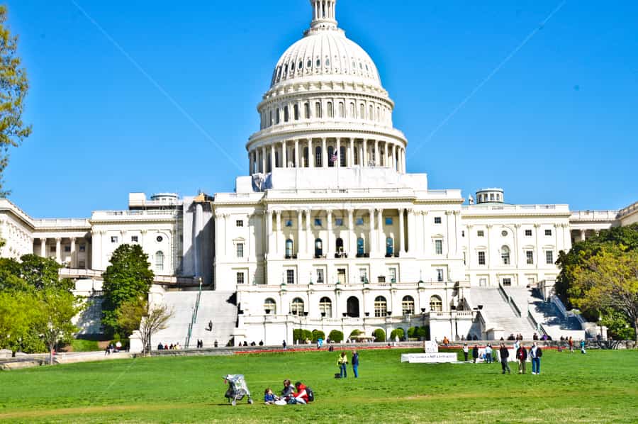 Republicans hold 53 seat majority in Senate, Democrats need 4 seats to gain majority