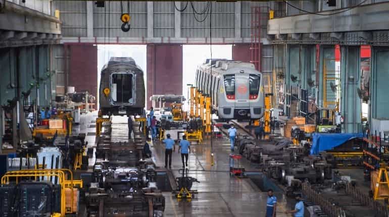 Delhi Metro resumes services: Here is a list of SOPs that you should know Delhi Metro resumes services: Here is a list of SOPs that you should know