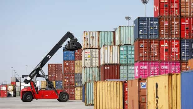 China's export grow significantly faster than Global trade
