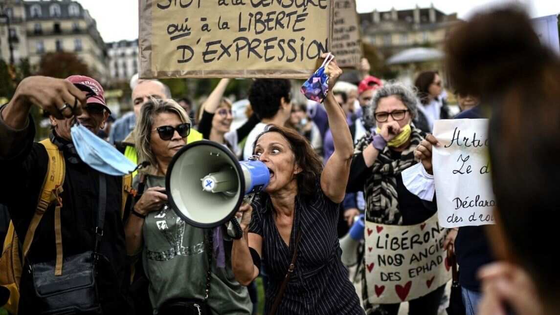 Paris protesters say 'Stop Censorship'