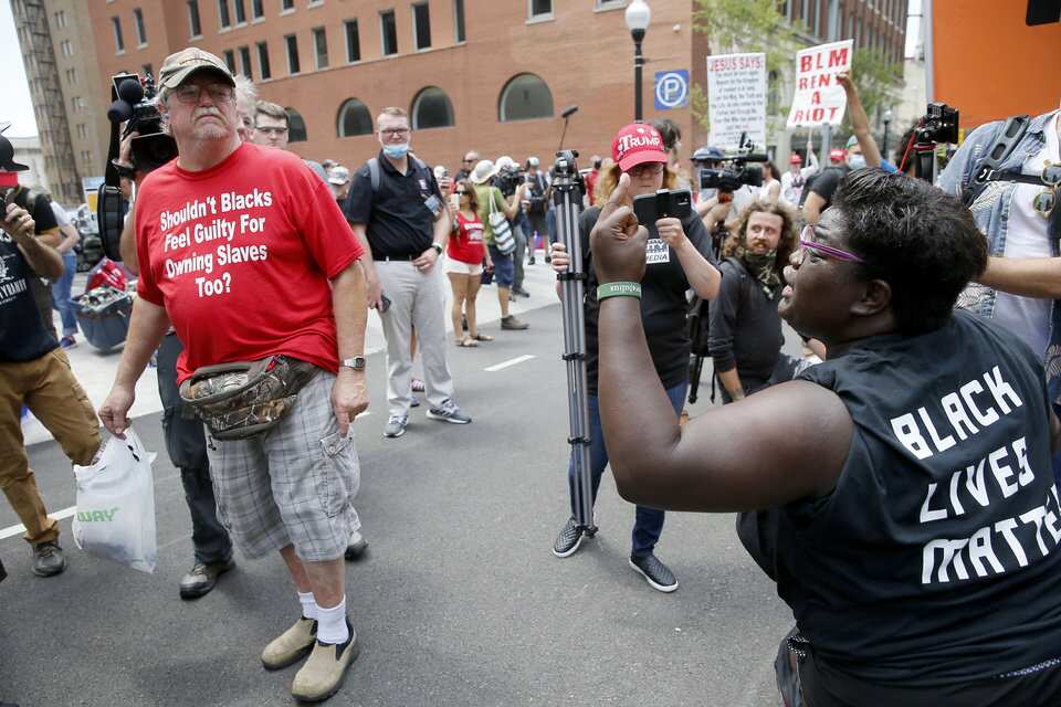 Trump supporters and counter-protesters clashed at Oregon's Capital