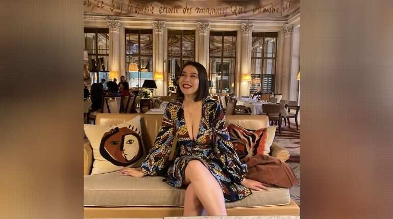 Paris museum that celebrates nude art apologises after woman denied entry over low-cut dress