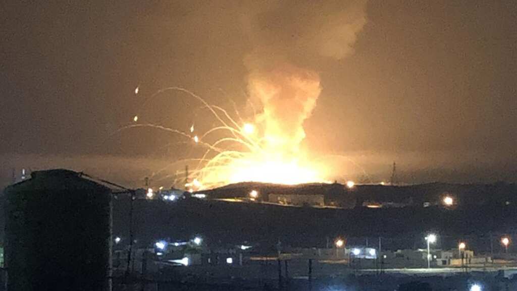 Flames tear through Zarqa city in Jordan