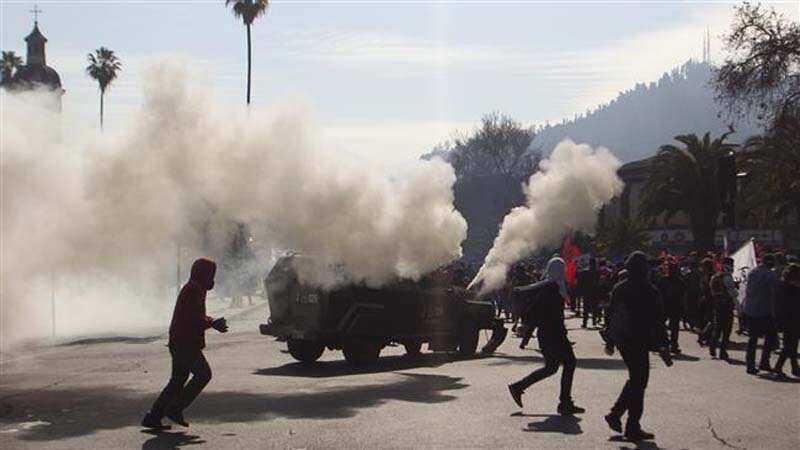 Clashes during memorial of 1973 military coup in Chile, protesters demands new constitution
