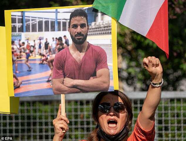 Iran hangs 27-year-old wrestler over murder during anti-govt protests