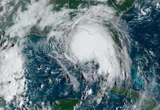 Sally strengthens to hurricane, bears down on US Gulf Coast