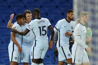 Liverpool face Chelsea test as Manchester clubs enter fray