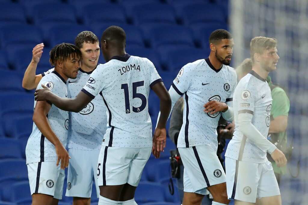 Liverpool face Chelsea test as Manchester clubs enter fray