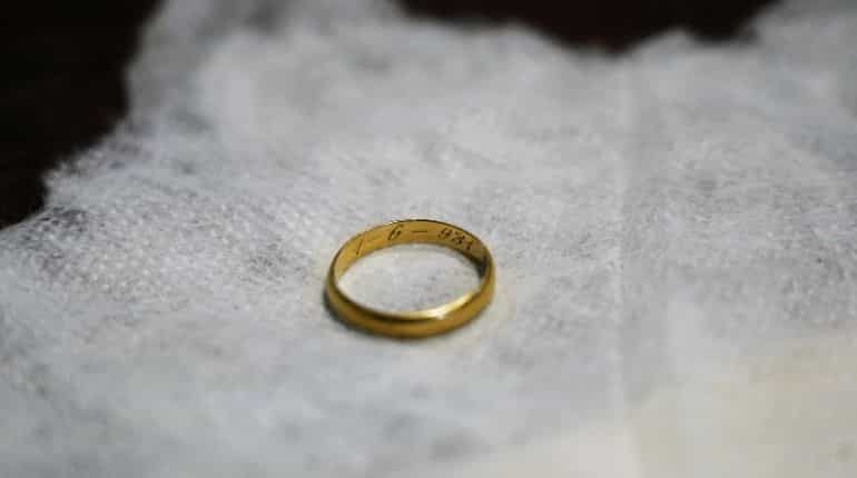 Ring found in mass grave brings closure to Spanish civil war victim's family Ring found in mass grave brings closure to Spanish civil war victim's family