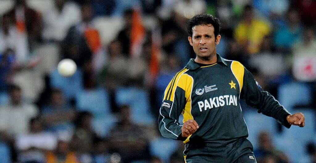 Pakistan's Rana claims he endured racist abuse from Yorkshire fans Pakistan's Rana claims he endured racist abuse from Yorkshire fans