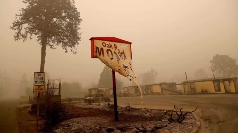 Headaches and hospital visits rise as wildfire smoke blankets western US Headaches and hospital visits rise as wildfire smoke blankets western US