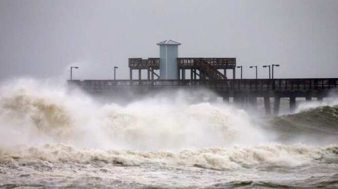 US: Hurricane Sally makes landfall on Alabama's Gulf Coast