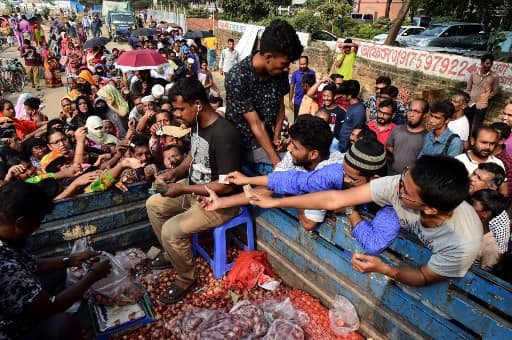 Onion prices shoot up in Bangladesh after India announces export ban